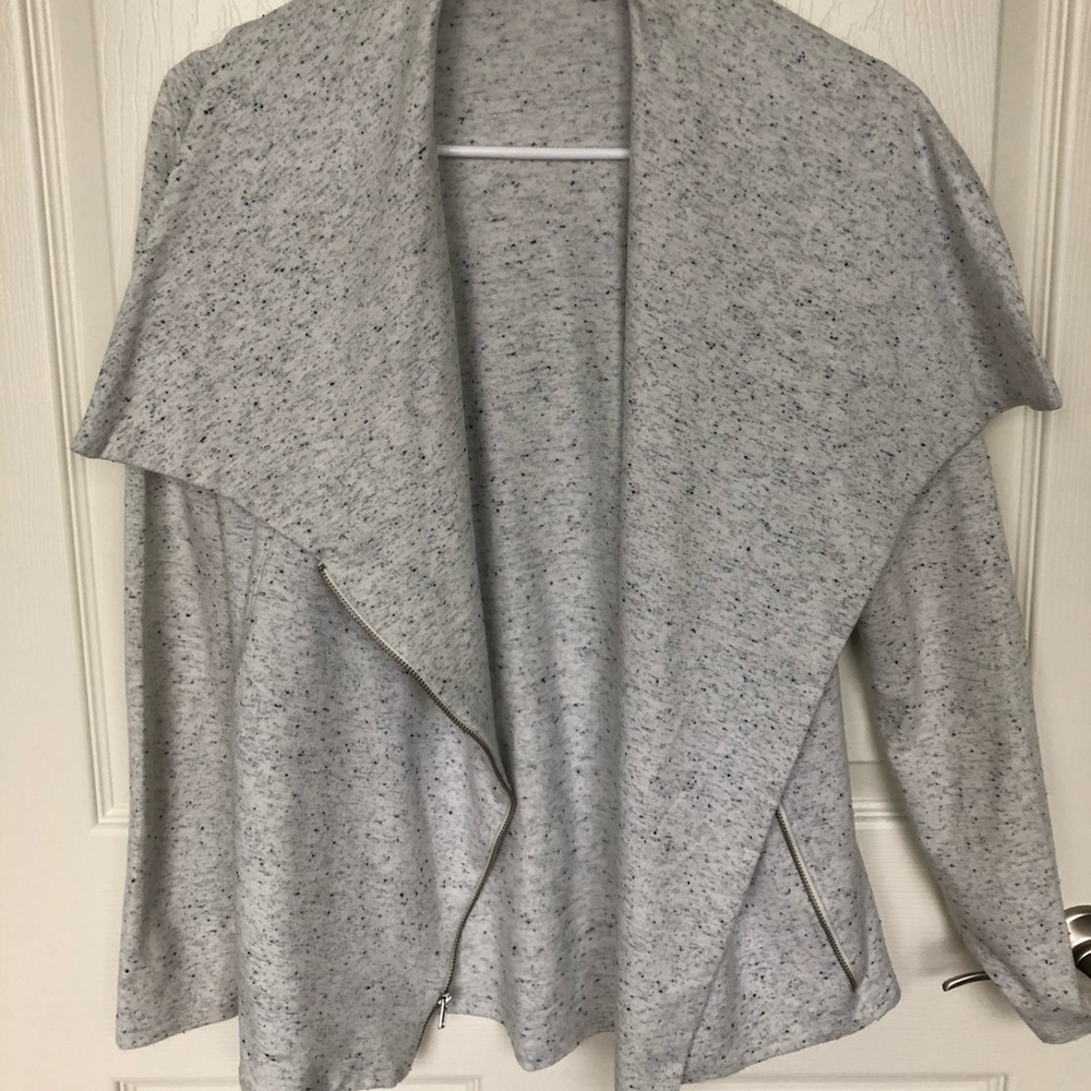 Wing neck cardigan